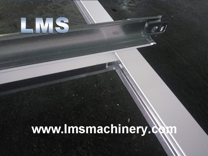 Máquina de rejilla de techo T