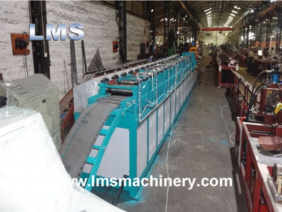 Marco De Perforación Del Agujero Del Marco De Puerta Que Forma La Cadena De Producción