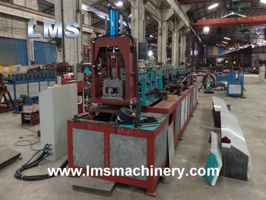 Máquina Perfiladora De Vigas En Caja