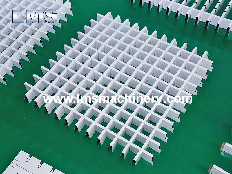 Máquina formadora de rollos de rejilla de techo de celda abierta de alta velocidad